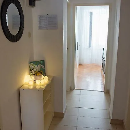 Apartment Thea *