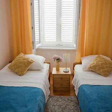 Thea Apartment